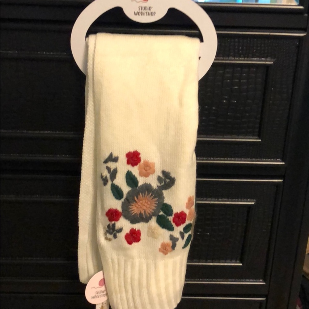 Embroidered scarf